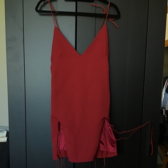 Red Dress - Picture 5 of 7